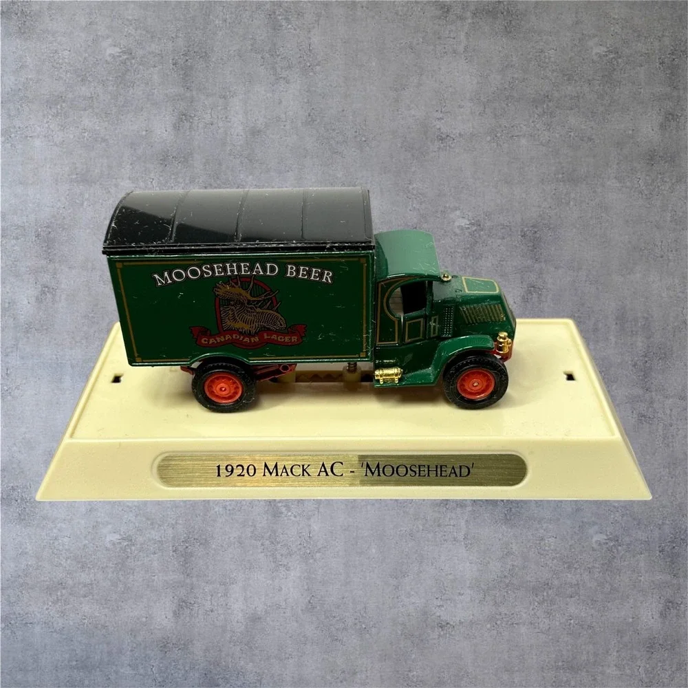 Mack 1920 Mack AC Truck Green Good Moosehead Beer‎ Diecast Display